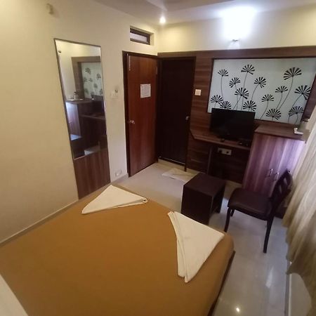 Hotel Aditya Mysore Bagian luar foto