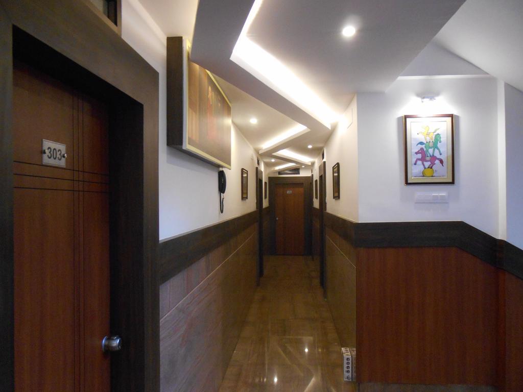 Hotel Aditya Mysore Bagian luar foto